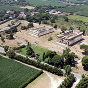 Veduta aerea dei templi di Paestum [ click to enlarge ]